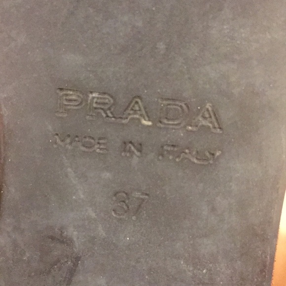 Prada, shoes. - Picture 5 of 7